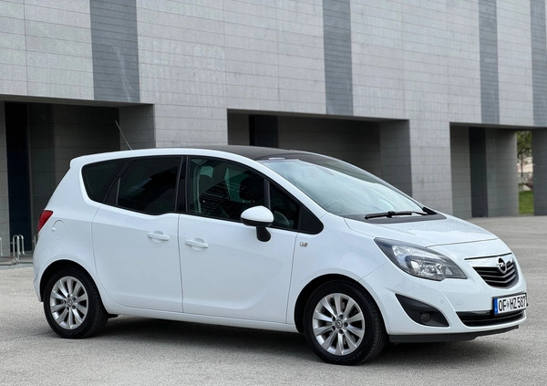 Opel Meriva cena 30900 przebieg: 135000, rok produkcji 2012 z Rzeszów małe 352